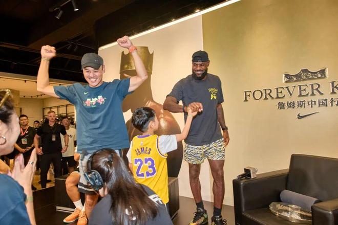 旺财28-关于表现优异首场状态出色，拜仁观众沸腾！，詹姆斯重返赛场引发球迷热议的信息