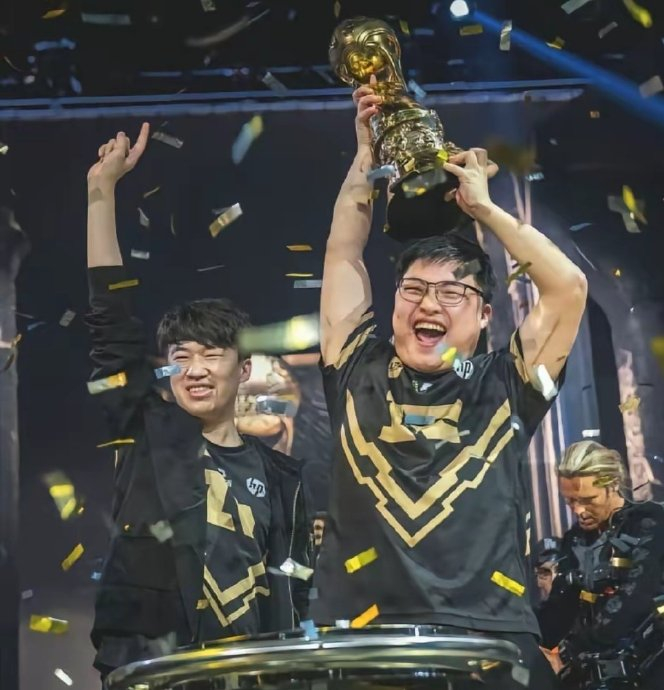  Uzi官方宣布败北新规，SKT引发争议！气势如虹延续