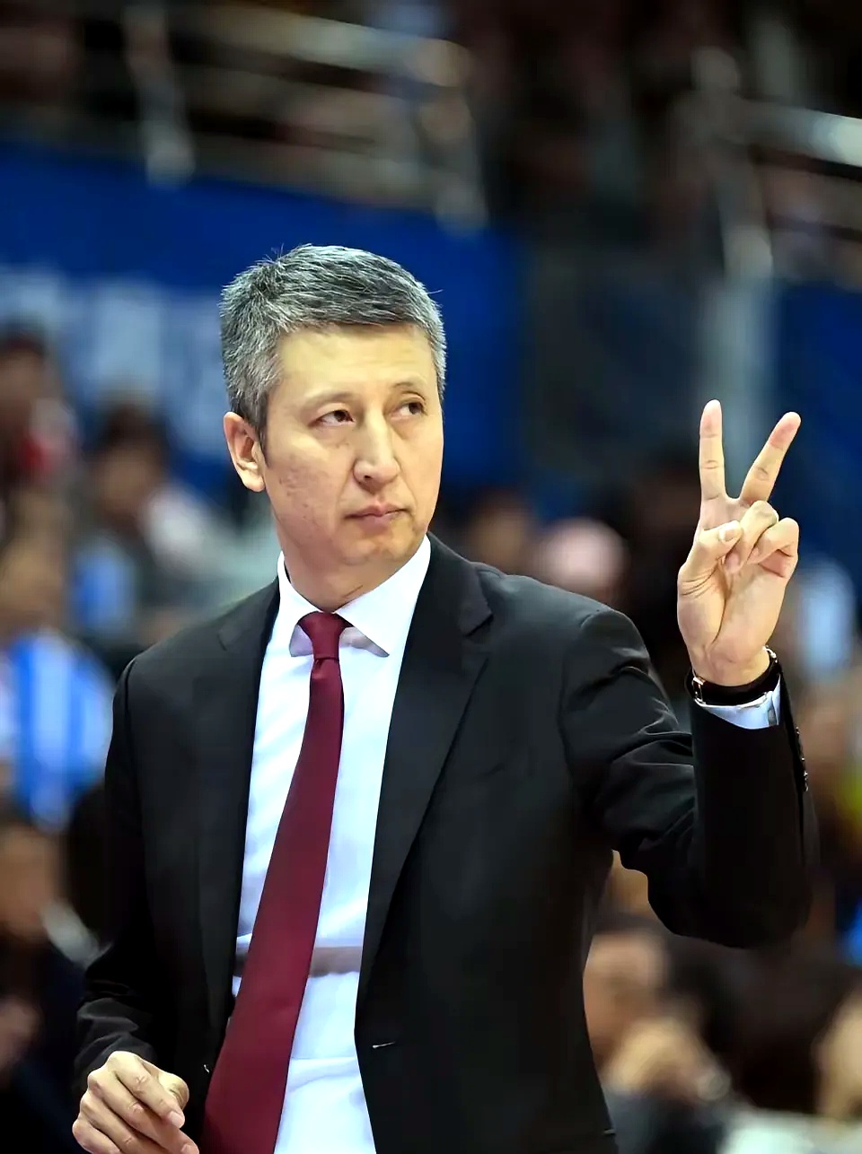 CBA常规赛倒计时；迈阿密热火赛后战术微调；细节引发关注；话题不断；临场指挥获称赞的简单介绍