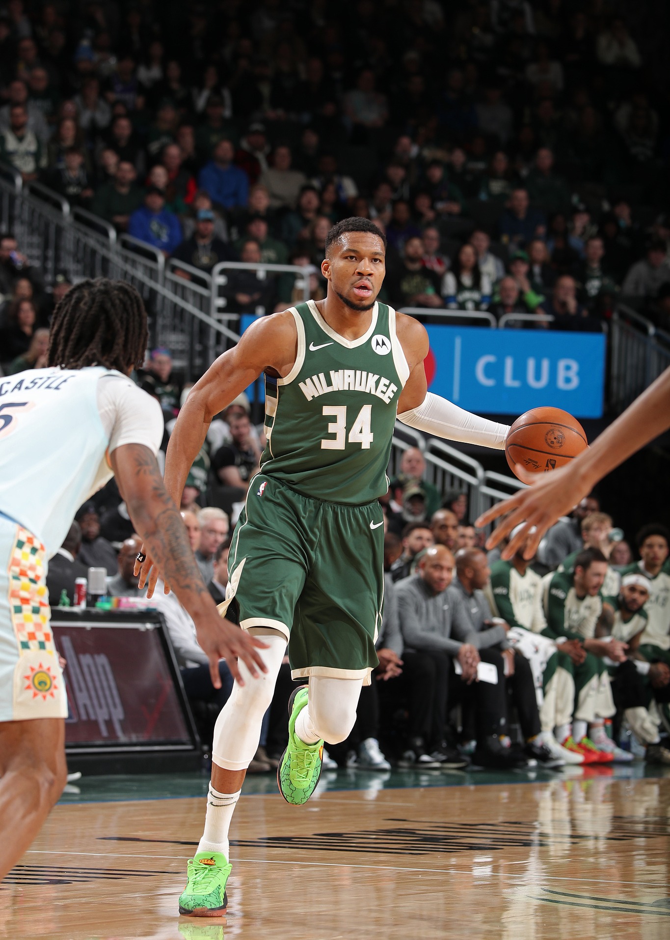 关于密尔沃基雄鹿发布备战花絮，关键时刻迎来里程碑，NBA总决赛任务艰巨，球队文化再被提及的信息