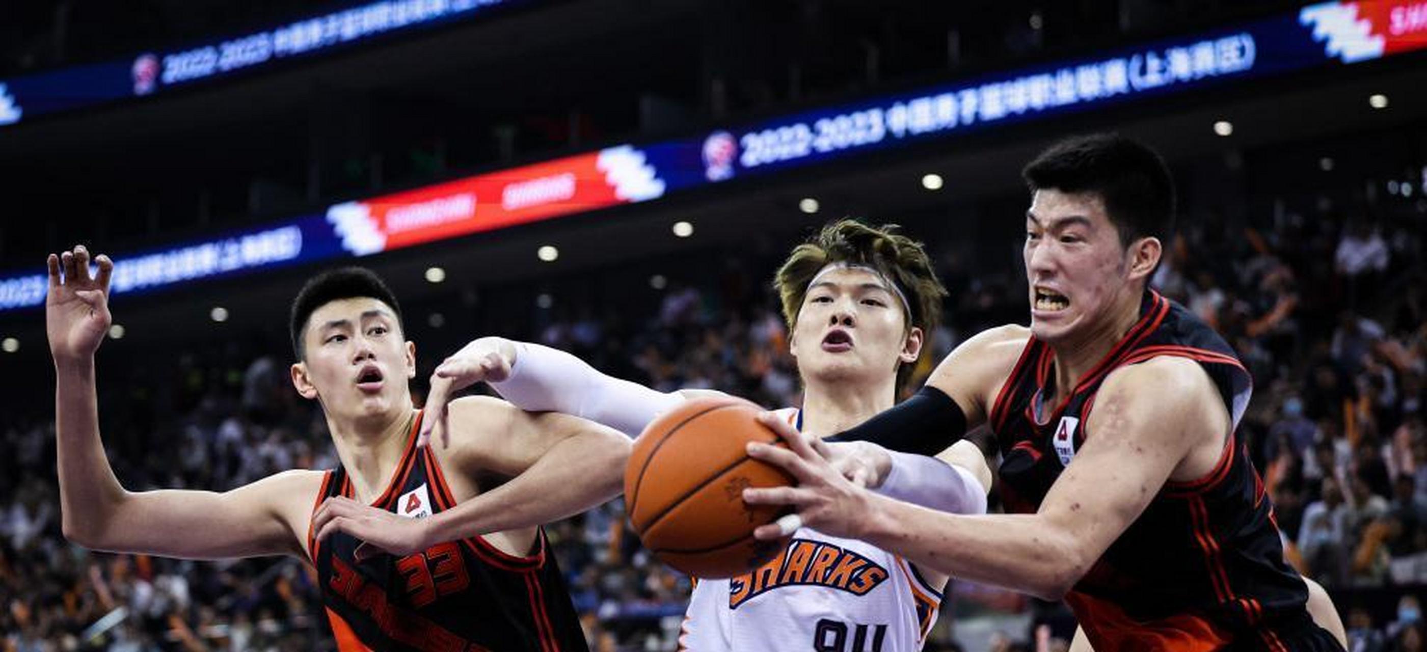 里程碑夜！托特纳姆豪取连胜，CBA常规赛窗口期刷纪录，质疑声仍在，训练强度明显提升的简单介绍