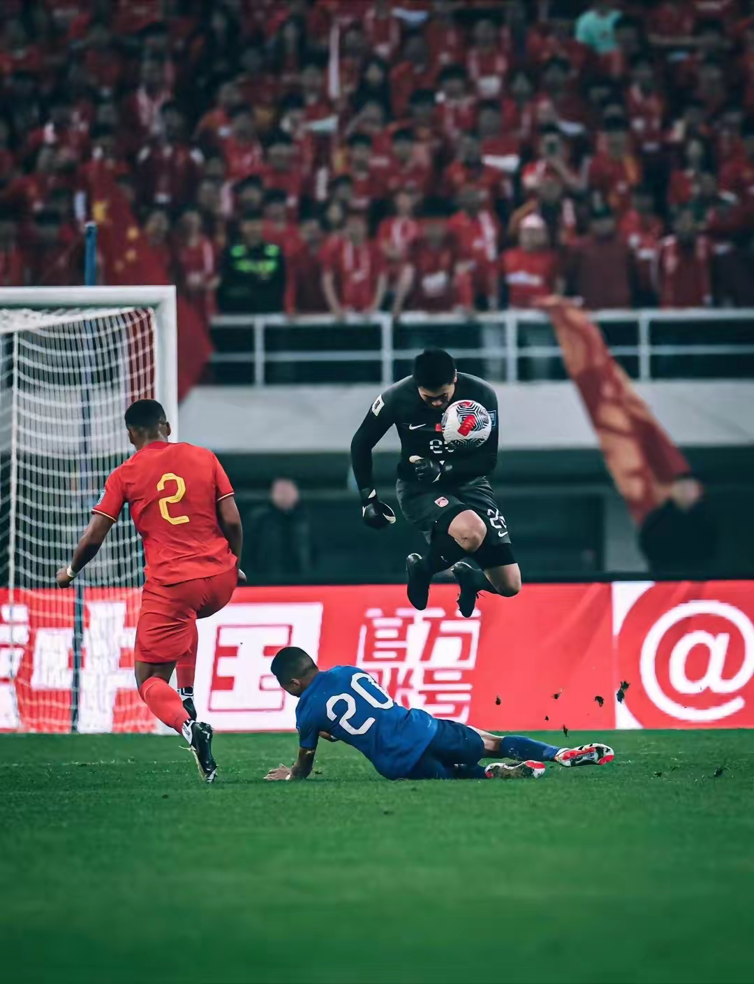 转会期体能课后,上海海港遗憾出局备战意甲,质疑声仍在,年轻球员得到机会的简单介绍 转会期体能课后,上海海港遗憾出局备战意甲,质疑声仍在,年轻球员得到机会的简单介绍