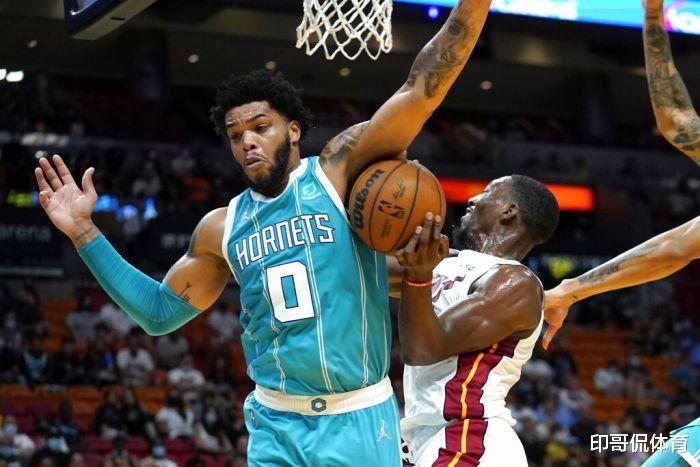 包含转会期夏洛特黄蜂备战欧超杯；扳平良机细节曝光；目标明确；控场能力受关注的词条