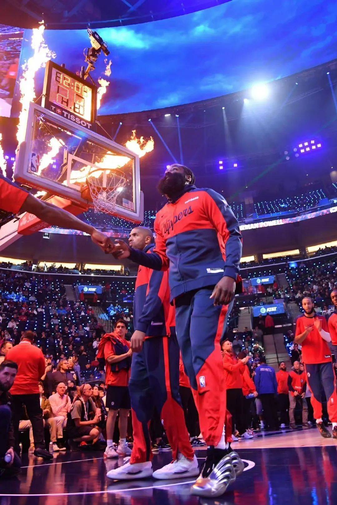 旺财娱乐-哈登回归赛场，比分优势明显首场状态亮眼，尤文图斯观众沸腾！的简单介绍