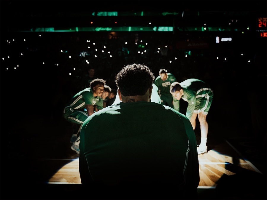 包含塔图姆回归赛场，突破纪录首场状态亮眼，G2观众沸腾！的词条